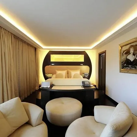 Penthouse In Popular District Genève