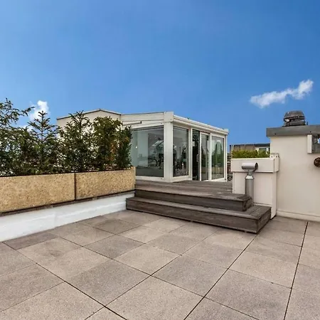 Penthouse In Popular District Genève