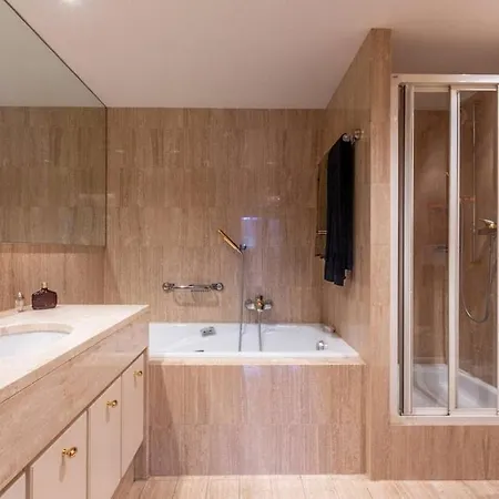 Penthouse In Popular District Appartement *