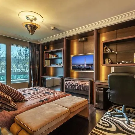Apartment Penthouse In Popular District